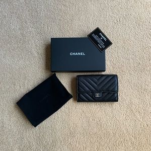 CHANEL Medium Flap wallet